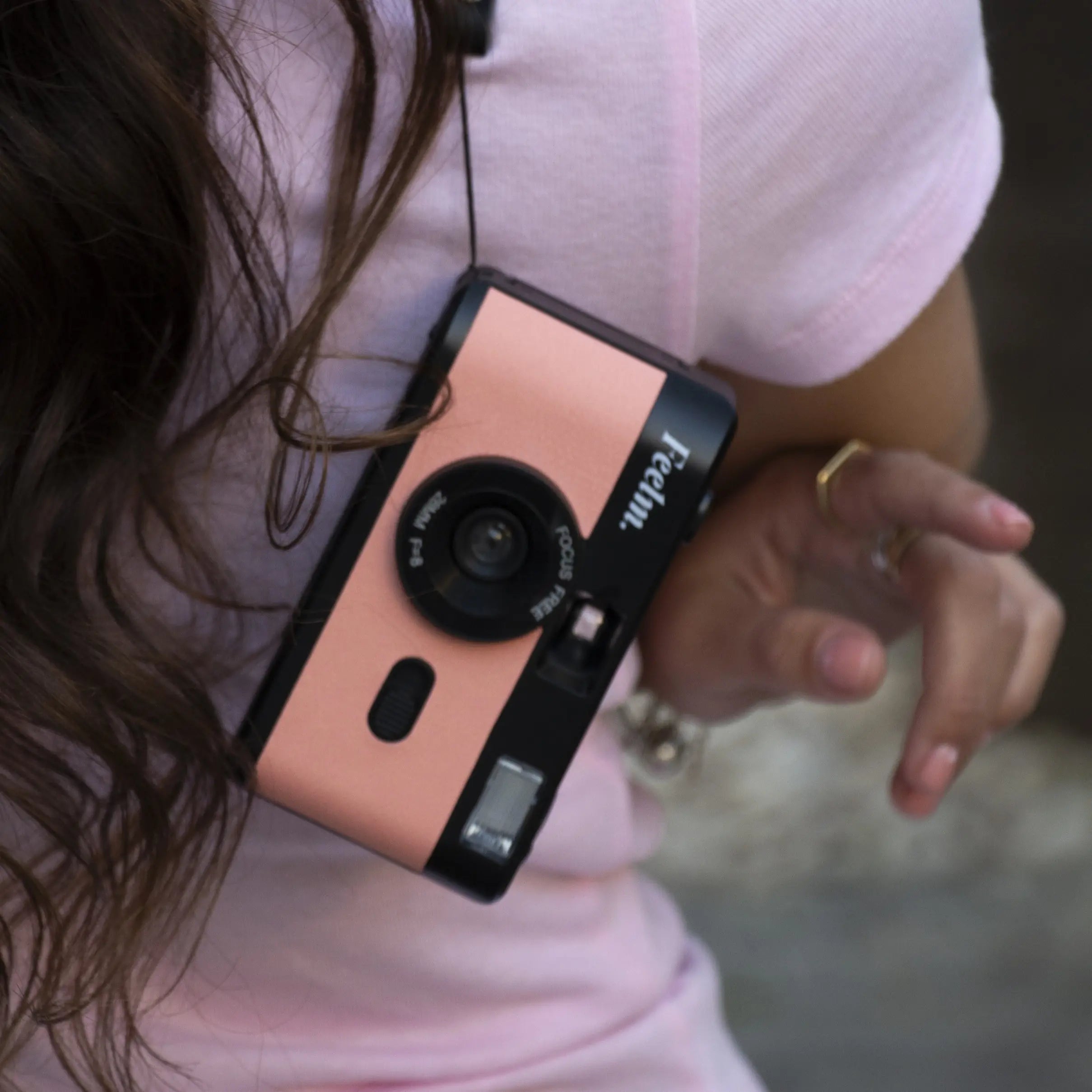 Feelm Camera Peach